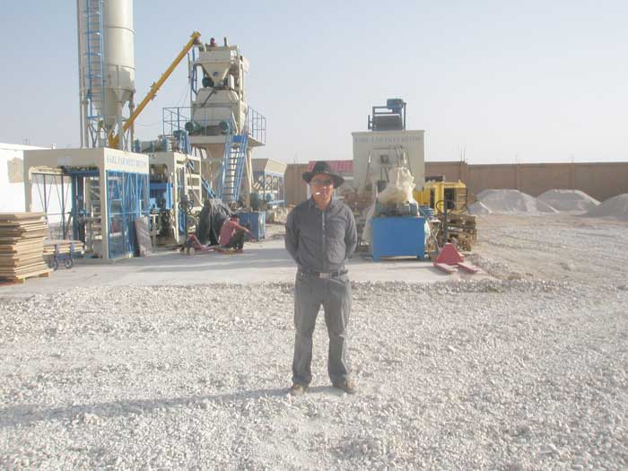 沙特(te)砌塊成型(xing)機客戶