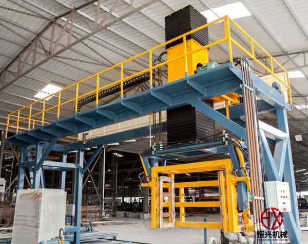 毛坯翻轉(zhuan)吊具-免蒸(zhēng)泡沫混凝(ning)土砌塊生(sheng)産線設備(bei)