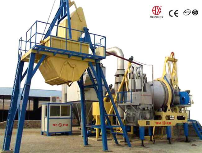 移動強制(zhi)式瀝青混(hun)凝土攪拌(bàn)設備